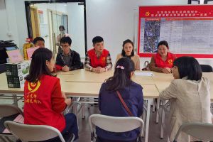 浓浓关爱暖人心，乐玩（中国）集团党支部慰问困难单亲家庭