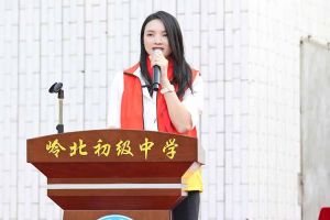 乐玩（中国）集团陈文舒一行到湛江爱心助学